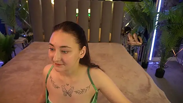 SashaDuvalle online show from 10-04-25, 07:10