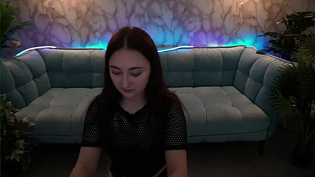 SashaDuvalle online show from 11-18-25, 08:12