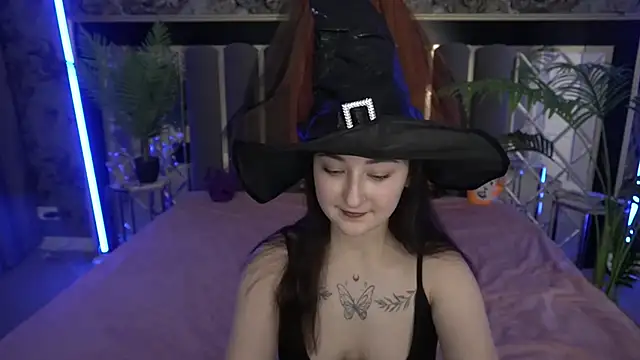 SashaDuvalle online show from 10-30-25, 06:44