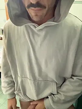 Snapshot of giovan2020 chatting on 10-30-25, 04:37 giovan2020 online show from 10-30-25, 04:37