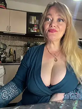 Sweet-blonde online show from 06-06-26, 11:32