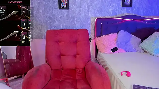 Lauren smiles online show from 03-16-26, 09:17