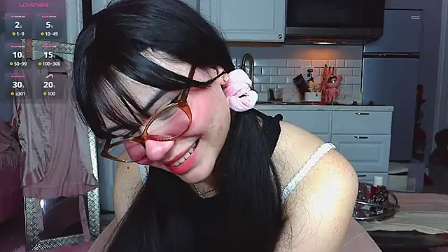 Snapshot of LunaMilav chatting on 10-15-25, 11:57 LunaMilav online show from 10-15-25, 11:57
