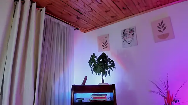 Lauraricci   online show from 06-27-26, 06:30