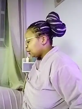 Lauraricci   online show from 11-05-25, 03:20