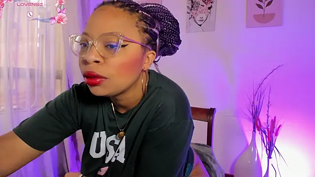 Lauraricci   online show from 11-06-25, 02:21