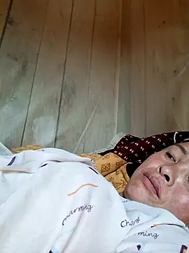 xuxulovezz online show from 04-14-26, 05:12