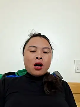 xuxulovezz online show from 11-18-25, 11:15