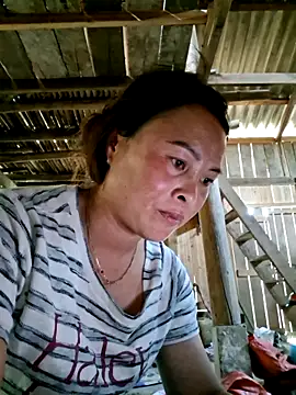 xuxulovezz online show from 04-13-26, 06:50