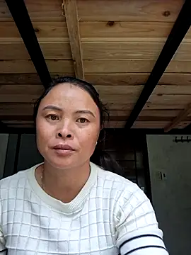 xuxulovezz online show from 10-29-25, 04:55