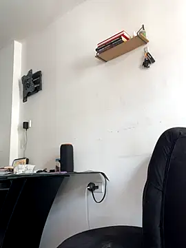 Selene Wings22 online show from 10-30-25, 06:38