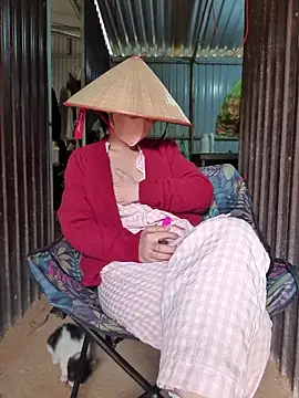 Helen-Tran online show from 11-27-25, 02:23