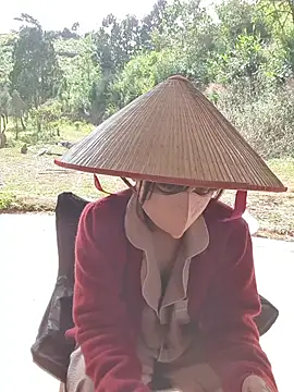 Helen-Tran online show from 11-30-25, 02:34