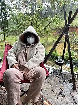 Helen-Tran online show from 10-30-25, 02:21