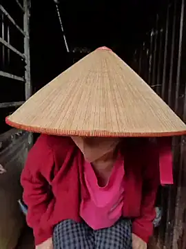 Helen-Tran online show from 11-23-25, 01:26