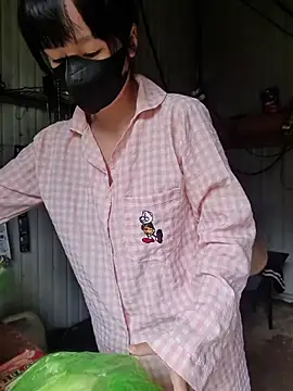 Helen-Tran online show from 11-20-25, 02:34