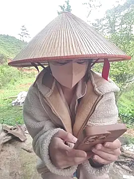 Helen-Tran online show from 11-12-25, 02:48