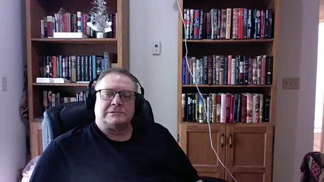 Snapshot of Vinyl22@xh chatting on 07-01-26, 09:37 Vinyl22xh online show from 07-01-26, 09:37