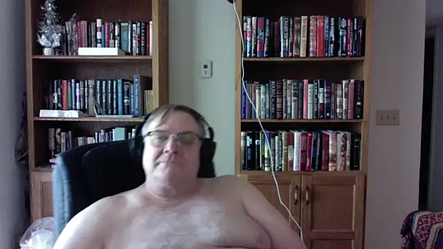 Snapshot of Vinyl22@xh chatting on 06-27-26, 08:37 Vinyl22xh online show from 06-27-26, 08:37