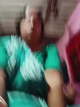 Snapshot of reya743 chatting on 12-20-25, 12:13 reya743 online show from 12-20-25, 12:13