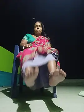 Snapshot of reya743 chatting on 02-20-26, 02:41 reya743 online show from 02-20-26, 02:41