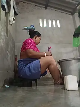 Snapshot of reya743 chatting on 11-07-25, 07:35 reya743 online show from 11-07-25, 07:35