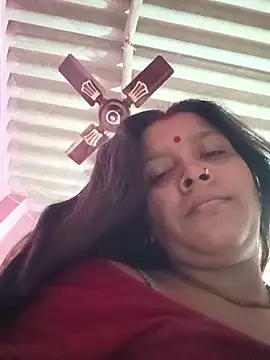 Snapshot of reya743 chatting on 12-17-25, 12:04 reya743 online show from 12-17-25, 12:04