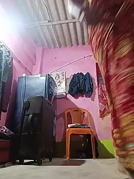 Snapshot of reya743 chatting on 11-14-25, 12:36 reya743 online show from 11-14-25, 12:36