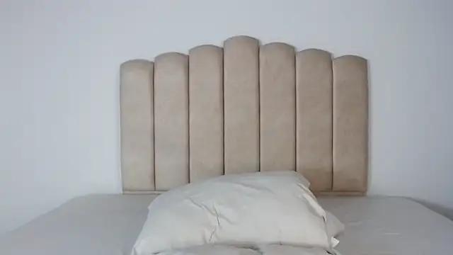 Snapshot of aroncooper1 chatting on 11-18-25, 09:45 aroncooper1 online show from 11-18-25, 09:45