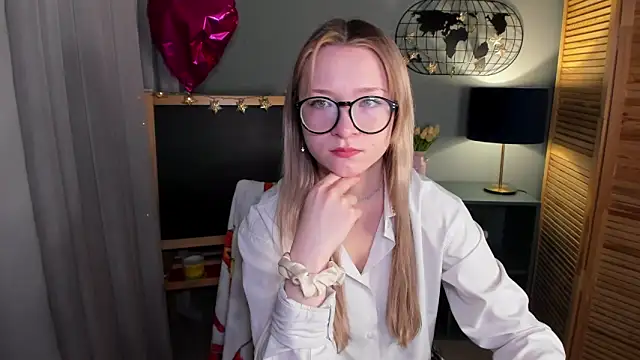 elliupp online show from 10-10-25, 08:37