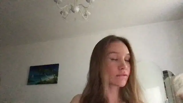 Snapshot of Marivell chatting on 10-04-25, 01:01 Marivell online show from 10-04-25, 01:01