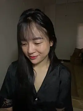 Snapshot of Be_xinh chatting on 10-23-25, 03:43 Be xinh online show from 10-23-25, 03:43