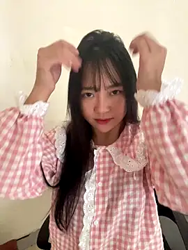 Snapshot of Be_xinh chatting on 11-02-25, 02:38 Be xinh online show from 11-02-25, 02:38