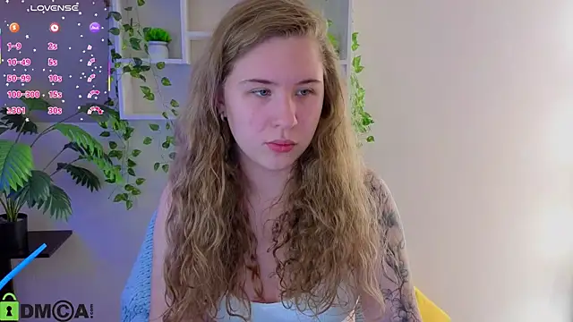 Elsie Cutties online show from 12-20-25, 01:41