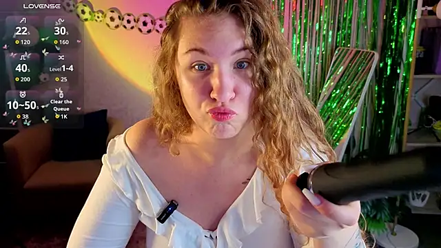 Snapshot of Elsie_Cutties chatting on 07-19-26, 01:03 Elsie Cutties online show from 07-19-26, 01:03