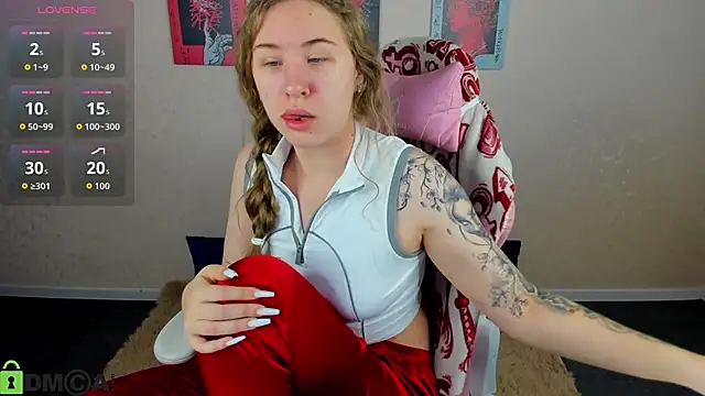 Elsie Cutties online show from 10-22-25, 01:05