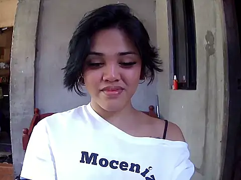 Yuriidelaveigne online show from 02-25-26, 04:23