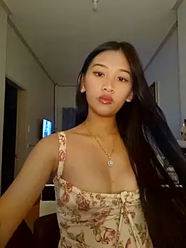 Snapshot of Bunny72772 chatting on 10-16-25, 04:04 Bunny72772 online show from 10-16-25, 04:04