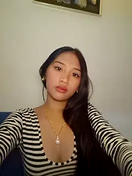 Snapshot of Bunny72772 chatting on 10-12-25, 03:46 Bunny72772 online show from 10-12-25, 03:46