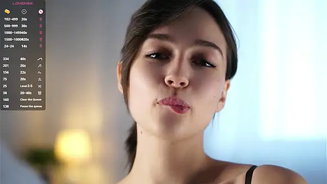 LettySlovacek online show from 10-20-25, 03:08