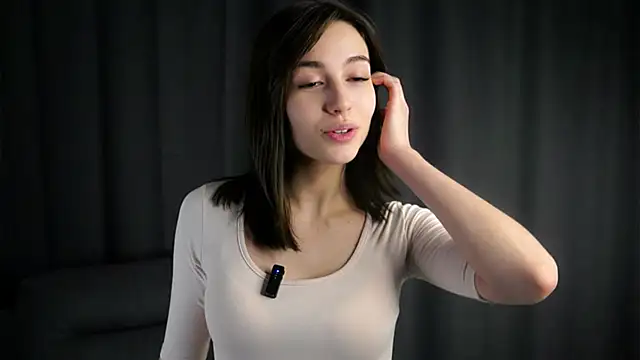 LettySlovacek online show from 10-12-25, 01:40