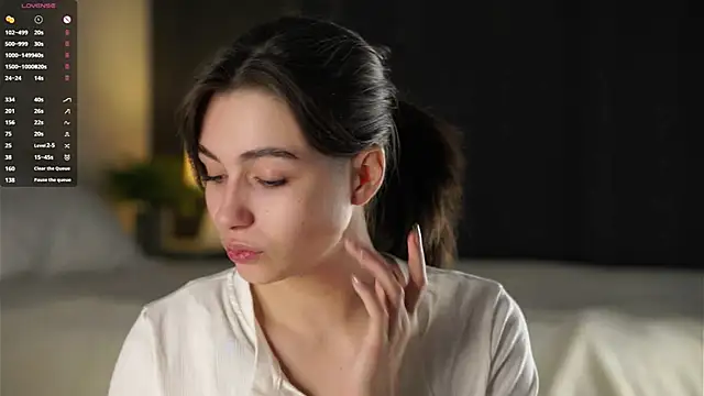 LettySlovacek online show from 11-07-25, 03:11