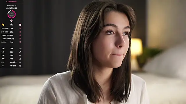 LettySlovacek online show from 11-08-25, 05:22