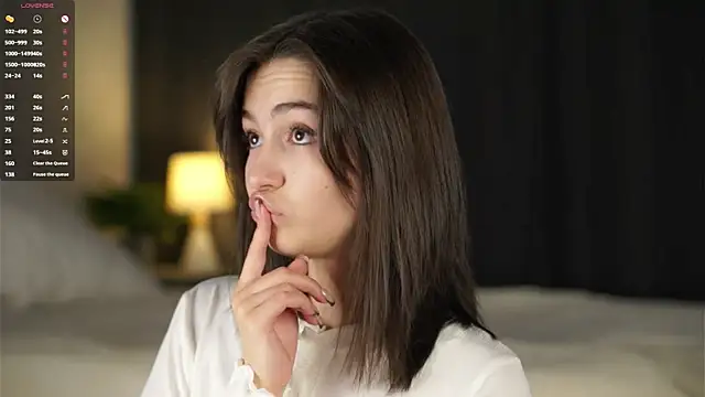 LettySlovacek online show from 11-04-25, 04:38