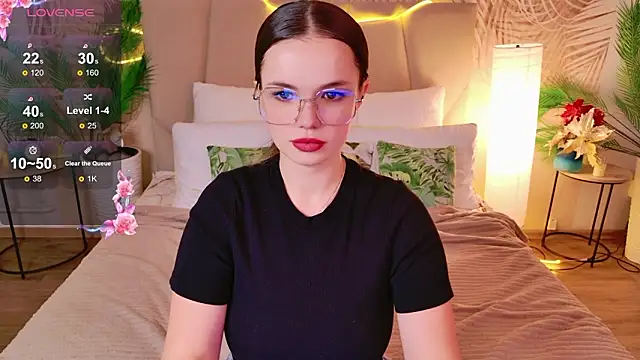 KellyHayden online show from 02-02-26, 05:23