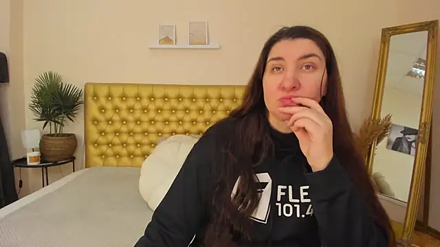 TrishaDarks online show from 02-16-26, 06:12