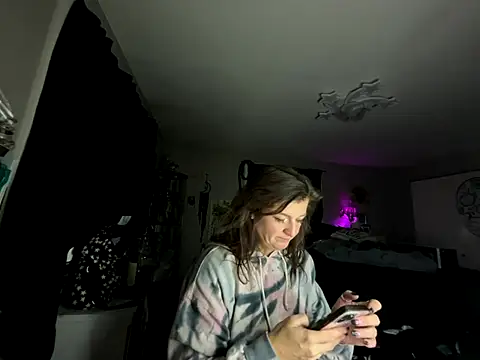 88heygirlhey88 online show from 11-07-25, 04:50