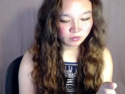Eyes-on-me online show from 11-03-25, 01:00