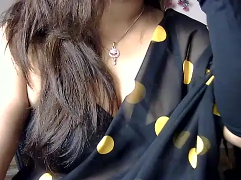 Snapshot of Aaliya02 chatting on 06-15-26, 02:34 Aaliya02 online show from 06-15-26, 02:34