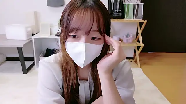 saku sakura  online show from 10-26-25, 06:58